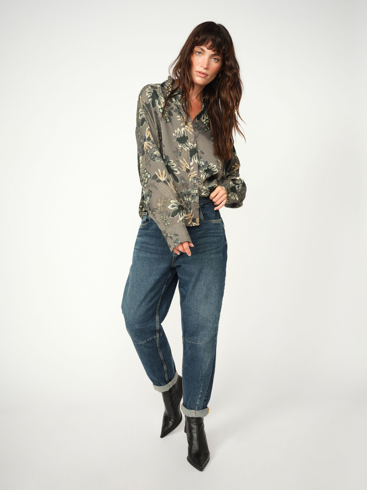 Modelshot / Dark Blue / Detail